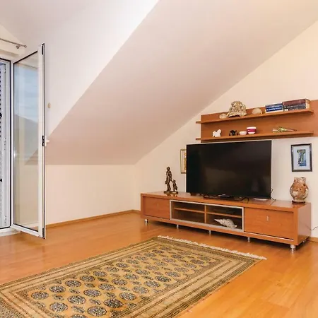 Apartment Bokeljska I