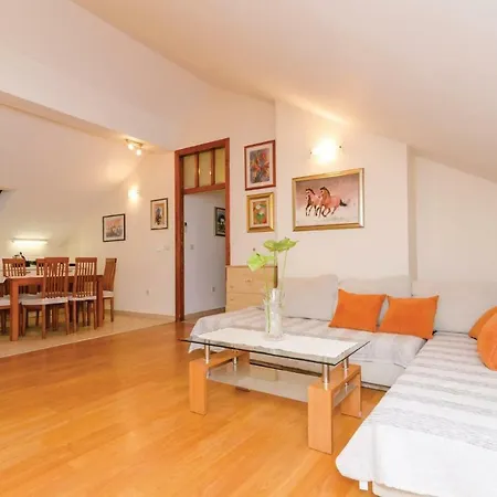 Apartment Bokeljska I